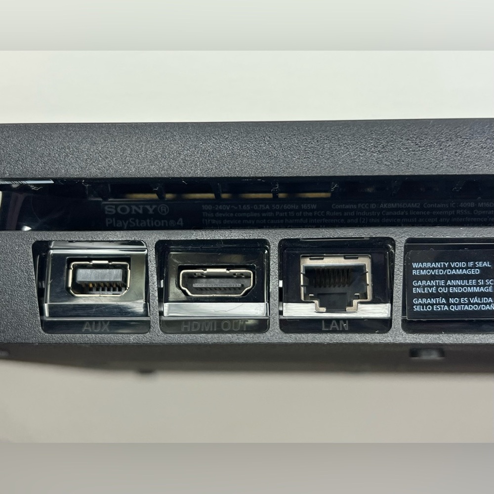 PS4 Slim - Picture 7 of 12